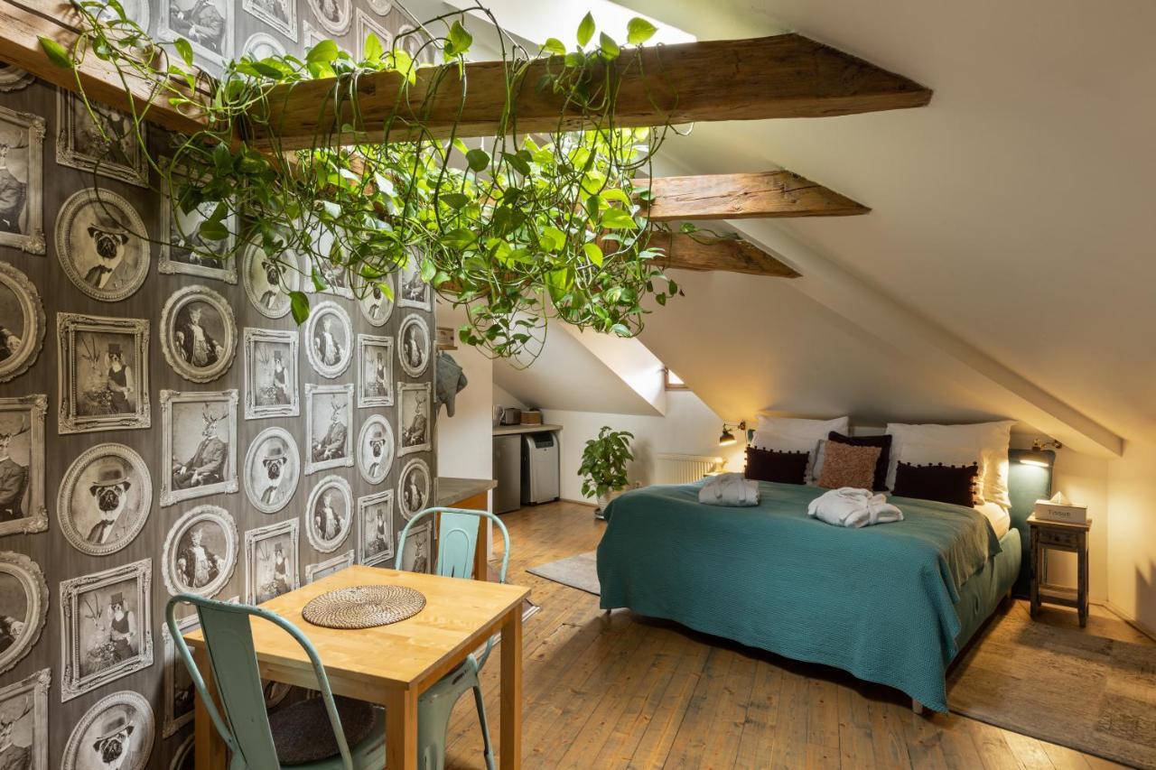 Gigantic Boho Chic 3 Bedroom 3 Bathroom Loft With Hanging Chair * Prague