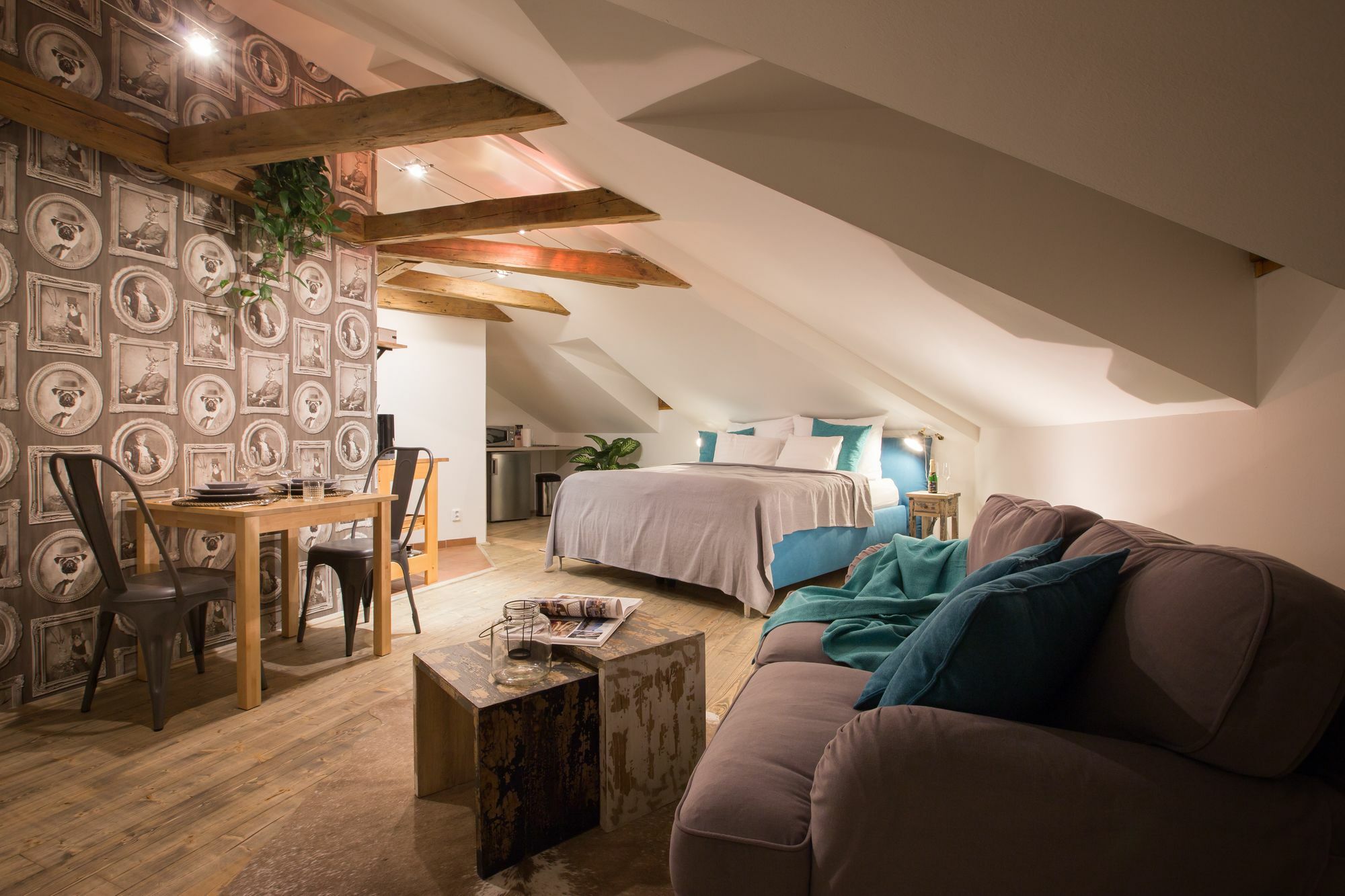 Gigantic Boho Chic 3 Bedroom 3 Bathroom Loft With Hanging Chair Appartement